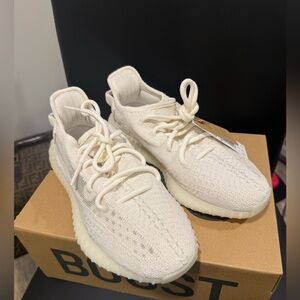 Adidas Yeezy Boost 350 V2 in White